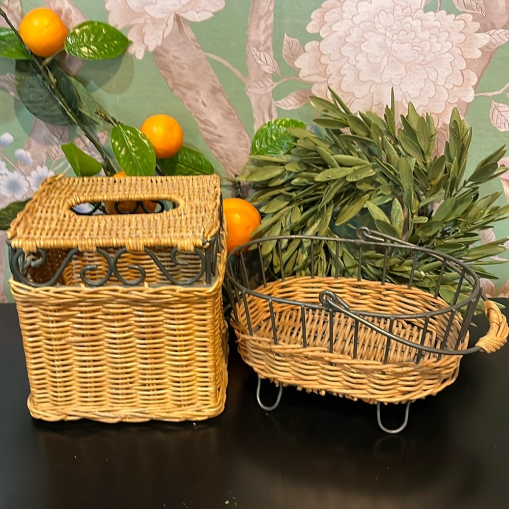 Tissue and soap holder set